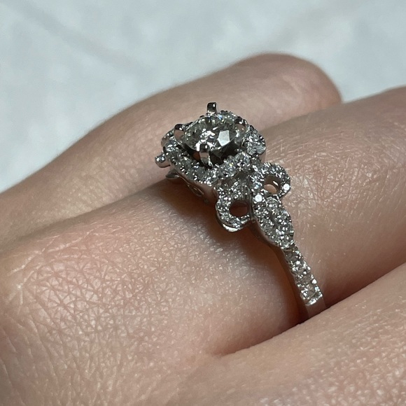 Vera Wang 14KT WG 3/4 CTTW Diamond Ring HI/I1 - Picture 6 of 12